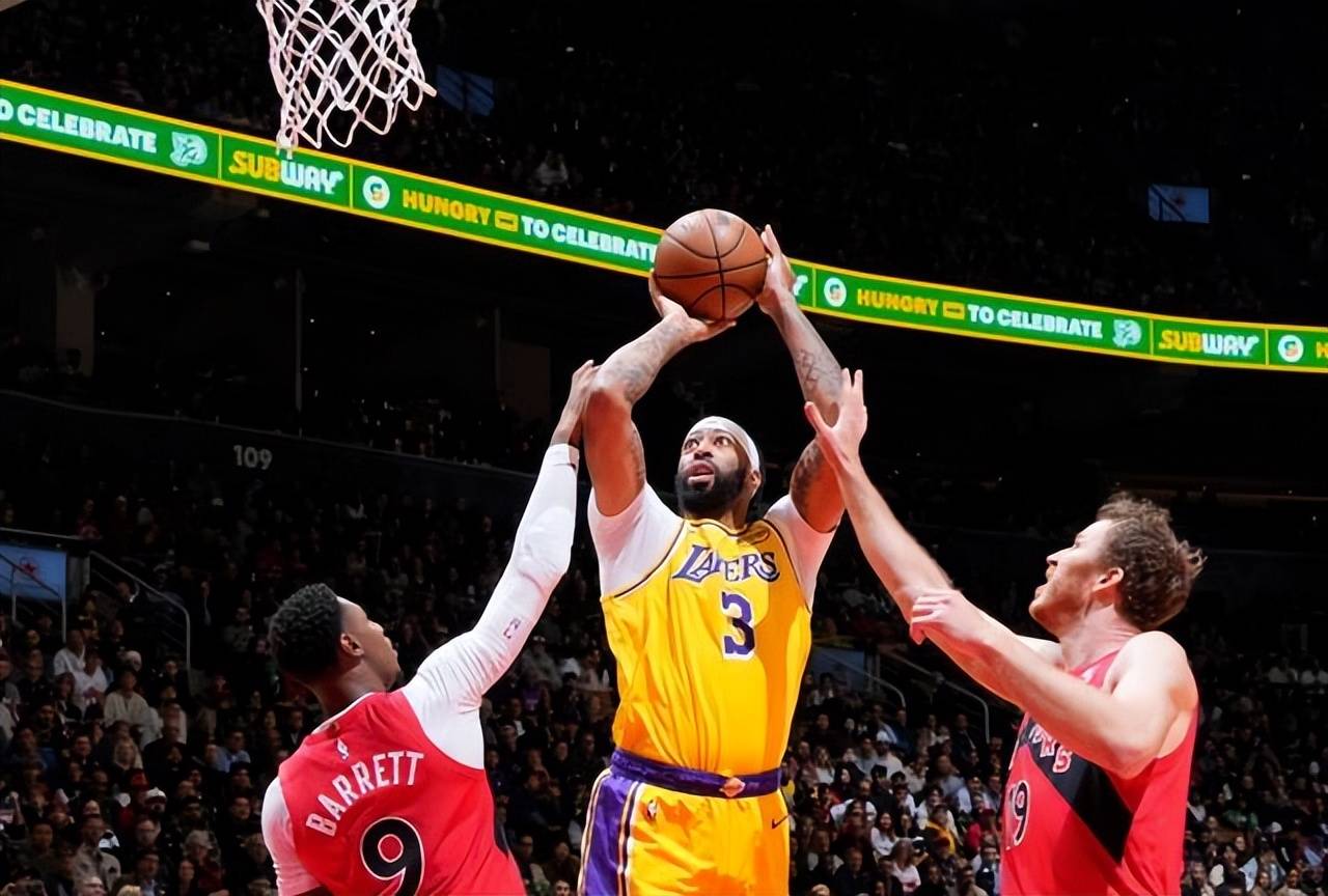 浓眉哥意外战胜利物浦，重返赛场引爆全场！